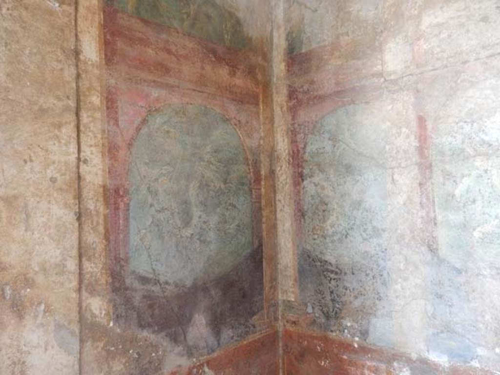 I.10.4 Pompeii. May 2015. Alcove 25, looking towards east wall and south-east corner. Photo courtesy of Buzz Ferebee
