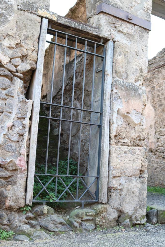 I.10.5 Pompeii. December 2018. 
Entrance to steps to upper floor. Photo courtesy Aude Durand
