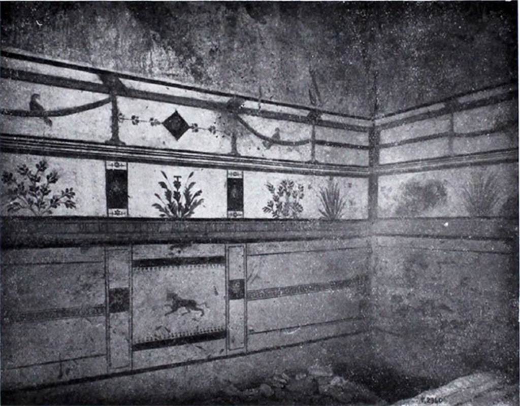 I.10.8 Pompeii. 1934. Room 8, east wall of tablinum with paintings of birds, plants, gorgon masks and panther.
See Notizie degli Scavi di Antichit, 1934, p. 313, fig. 26.

