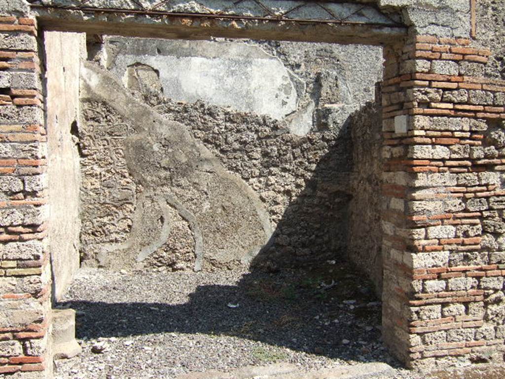 I.10.9 Pompeii. September 2005. Entrance, looking east.
For details of “finds” from this house,
See Allison, P.M. (2006). The Insula of the Menander at Pompeii: Vol. III The finds, Clarendon Press, Oxford, (p.231 & p.357).
See Online Companion with details and photographs of finds from I.10.9.
