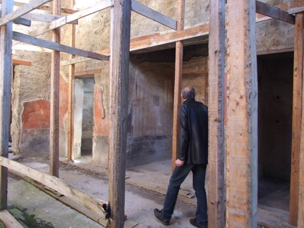 I.10.11 Pompeii.  March 2009.  Room 2.  Atrium.  South side.