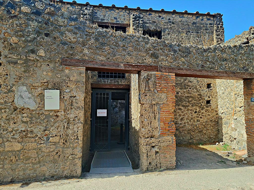 I.10.16 and I.10.17 Pompeii. September 2024. 
Looking west to entrance, with shop at I.10.17, on right. Photo courtesy of Giuseppe Ciaramella.

