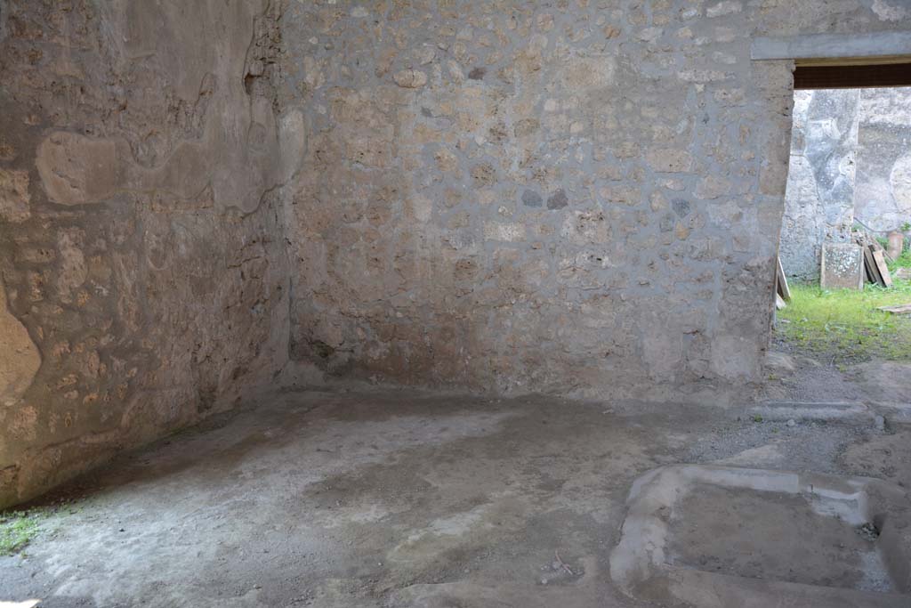 I.10.16 Pompeii. April 2017. Looking south-west across atrium. Photo courtesy Adrian Hielscher.