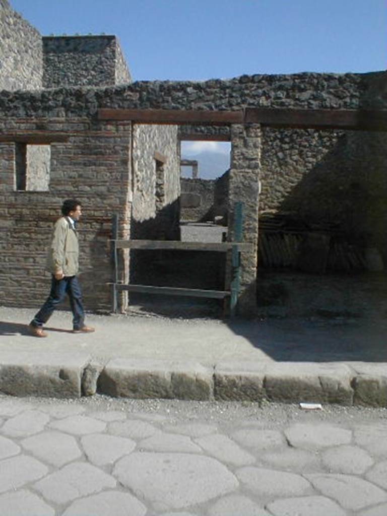 I.11.5 Pompeii. May 2005. Entrance.