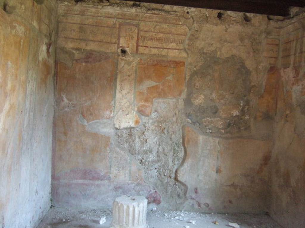 I.11.11 Pompeii. December 2006. North wall of room on north side of thermopolium. 
