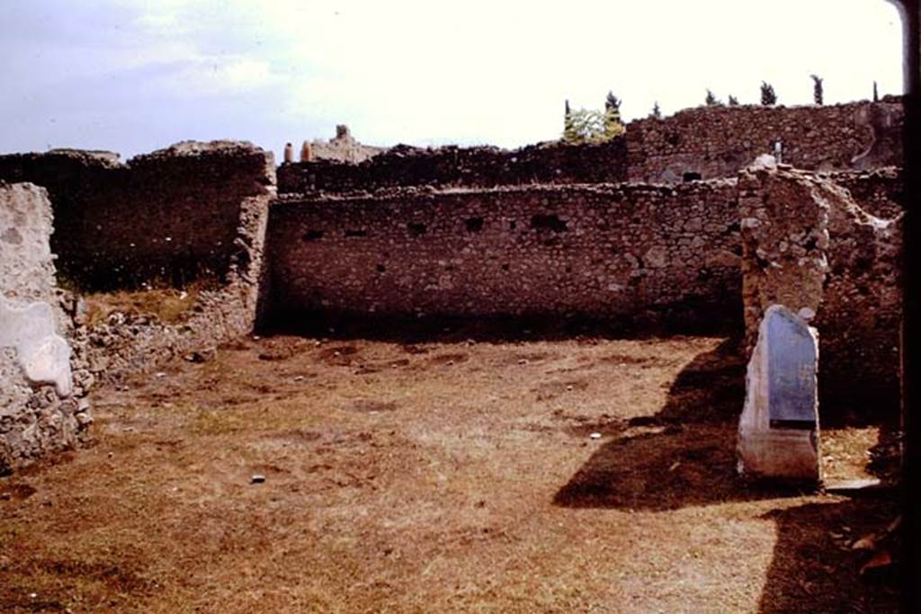 I.11.12 Pompeii. 1964. Looking east across garden/vineyard area. Photo by Stanley A. Jashemski.
Source: The Wilhelmina and Stanley A. Jashemski archive in the University of Maryland Library, Special Collections (See collection page) and made available under the Creative Commons Attribution-Non Commercial License v.4. See Licence and use details.
J64f1953
