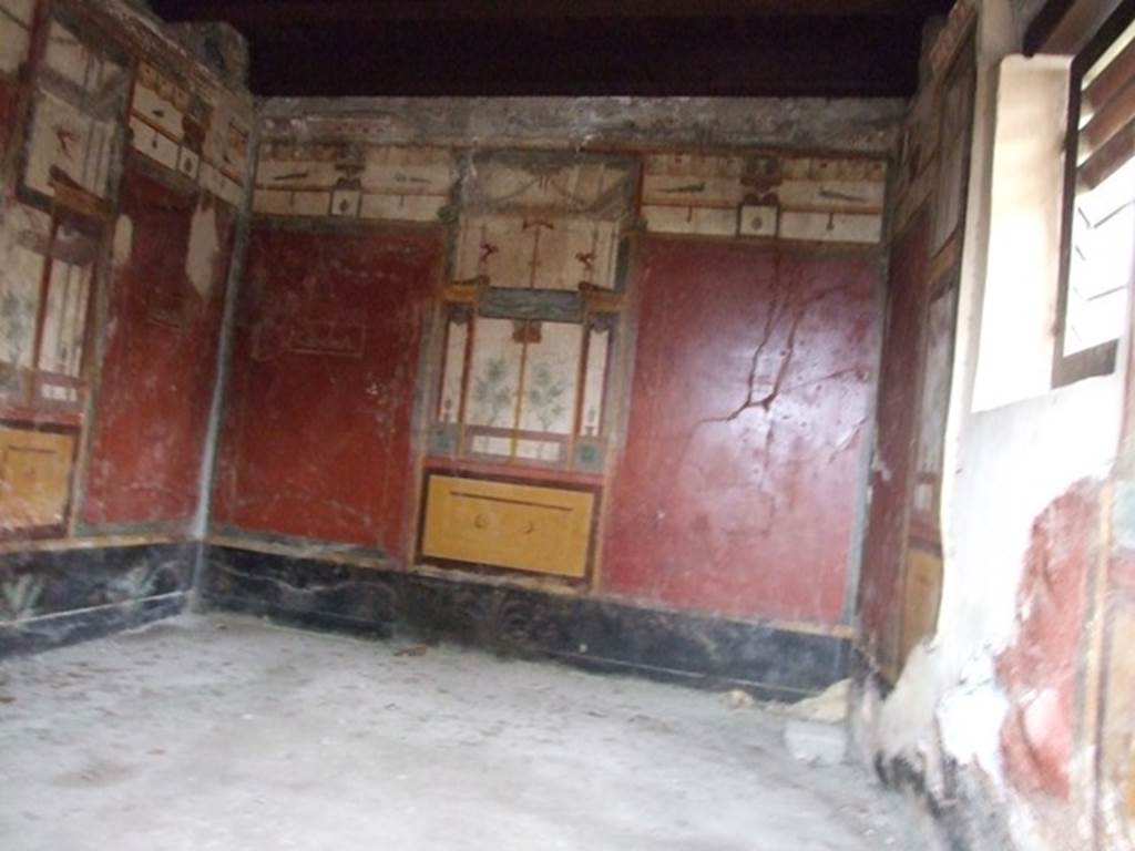 I.11.15 Pompeii. December 2007. Room 9, north wall of room on west side of garden.