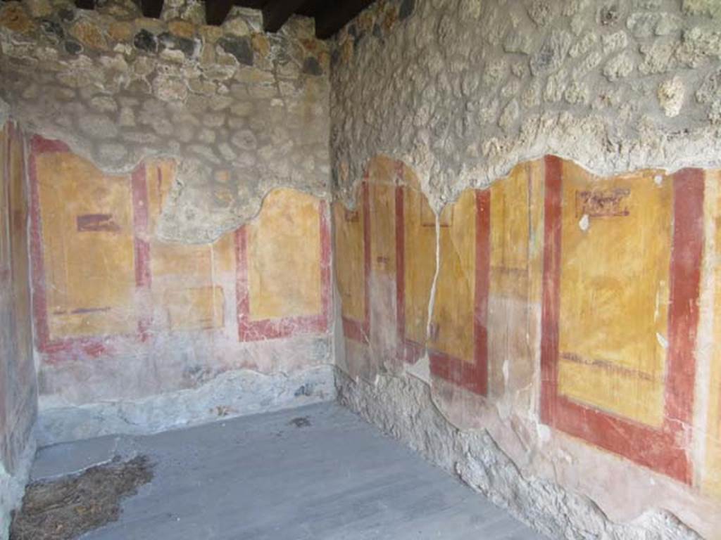 I.11.15 Pompeii. April 2012. Room 17, looking towards south-east corner. Photo courtesy of Marina Fuxa.
