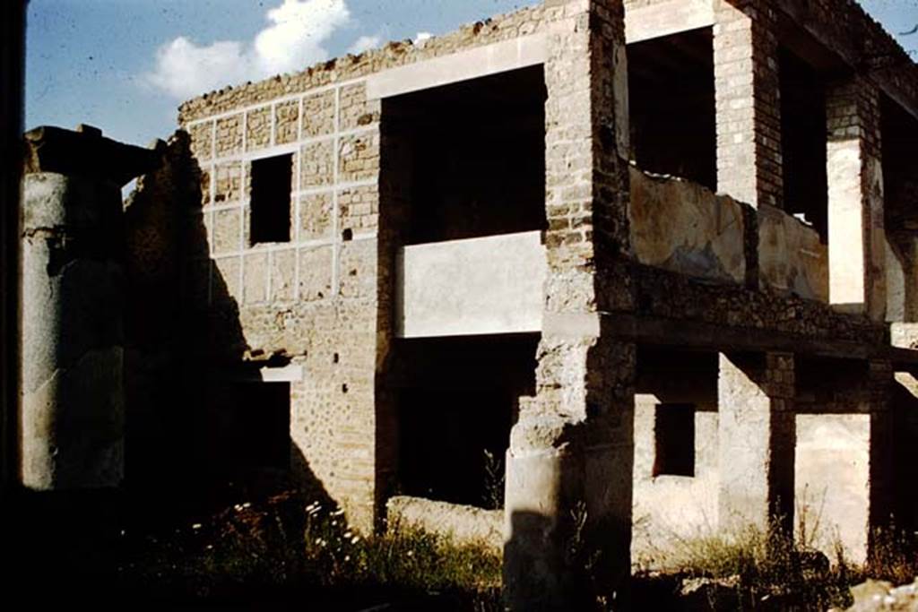 I.11.15 Pompeii. 1959. Room 10, garden area, looking at the east side showing upper and lower floors. Photo by Stanley A. Jashemski.
Source: The Wilhelmina and Stanley A. Jashemski archive in the University of Maryland Library, Special Collections (See collection page) and made available under the Creative Commons Attribution-Non Commercial License v.4. See Licence and use details.
J59f0329
