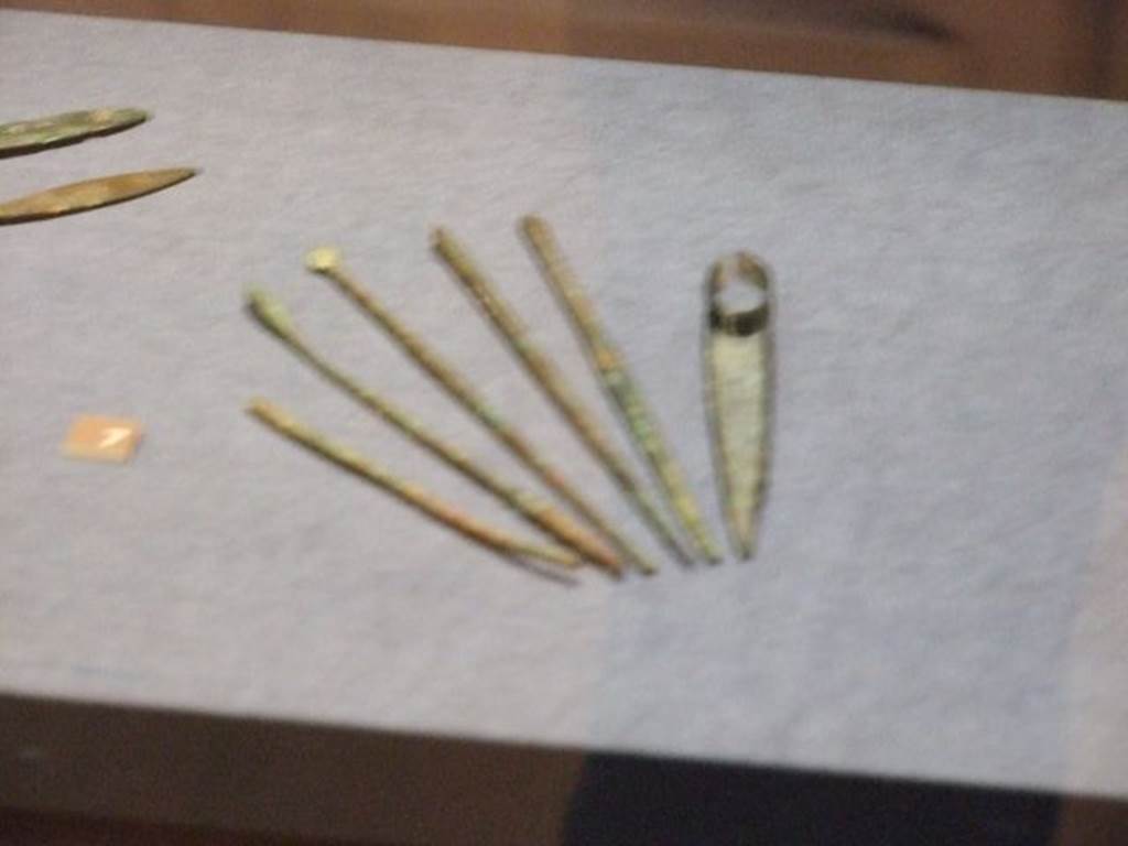 I.11.15 Pompeii.  Medical instruments. SAP 11286a-e. Photographed at “A Day in Pompeii” exhibition at Melbourne Museum.  September 2009.