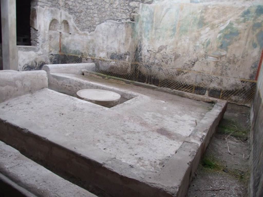 I.11.16 Pompeii. December 2007. Room 6, triclinium and north wall.