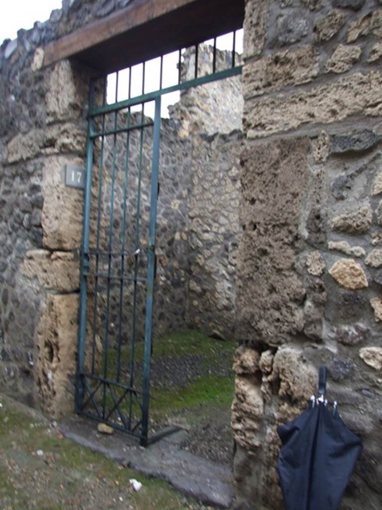 I.11.17 Pompeii. December 2007. Entrance