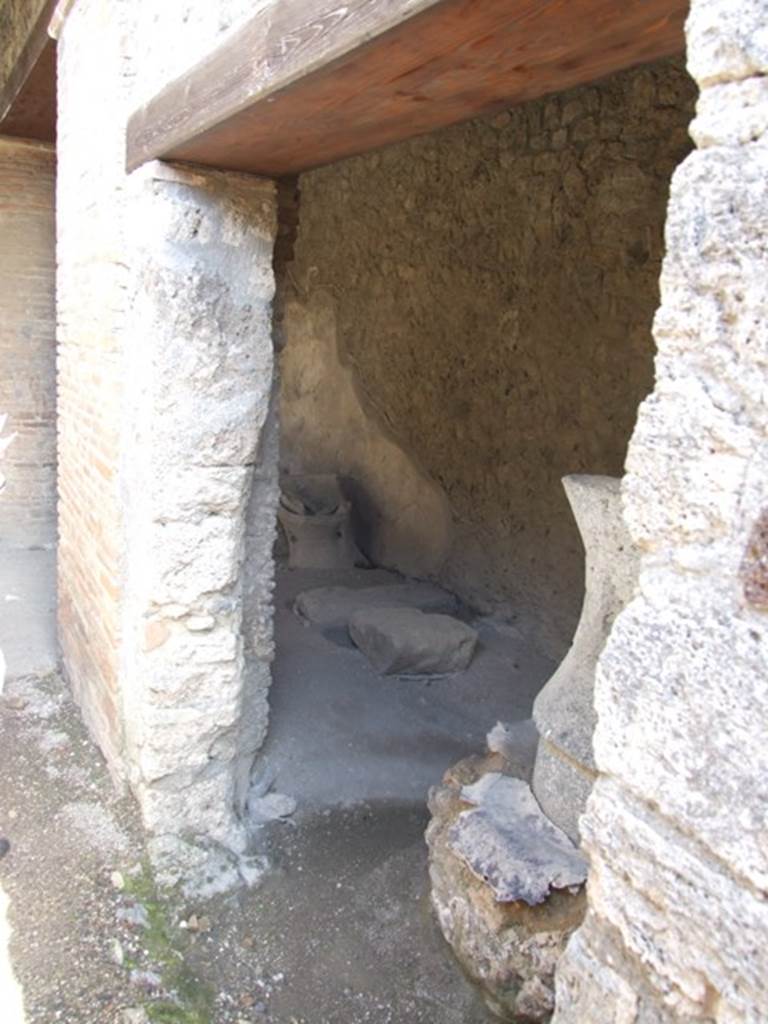 I.12.2 and I.12.1 Pompeii.  March 2009.  Doorway to room 19.