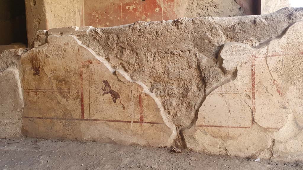 I.12.3 Pompeii. July 2021. East side of counter with painted decoration.
Foto Annette Haug, ERC Grant 681269 DÉCOR