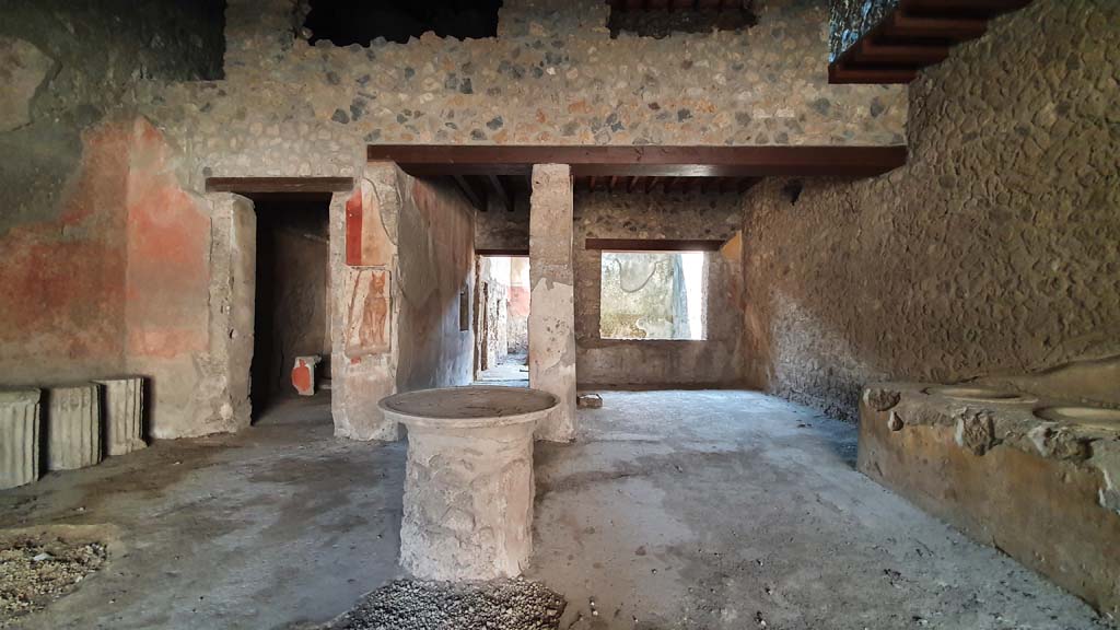 I.12.3 Pompeii. July 2021. Room 1, looking south across courtyard to rear rooms.
Foto Annette Haug, ERC Grant 681269 DÉCOR