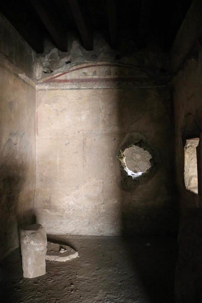 I.12.3 Pompeii. December 2018.
Room 2, cubiculum, looking south through doorway. Photo courtesy of Aude Durand.