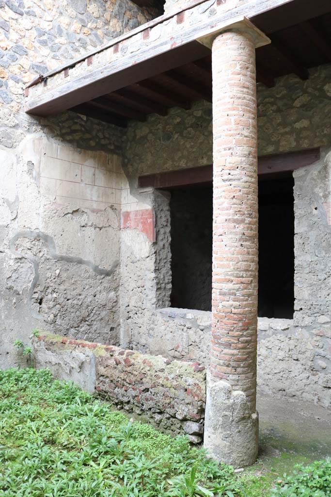 I.12.3 Pompeii. December 2018.
Looking towards north-west corner of garden, with window into triclinium. Photo courtesy of Aude Durand.