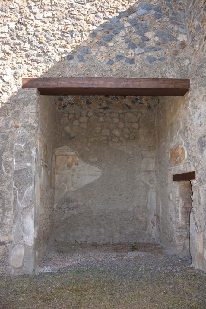 I.13.2 Pompeii. October 2019. Looking east towards left ala.
Foto Annette Haug, ERC Grant 681269 DÉCOR.
