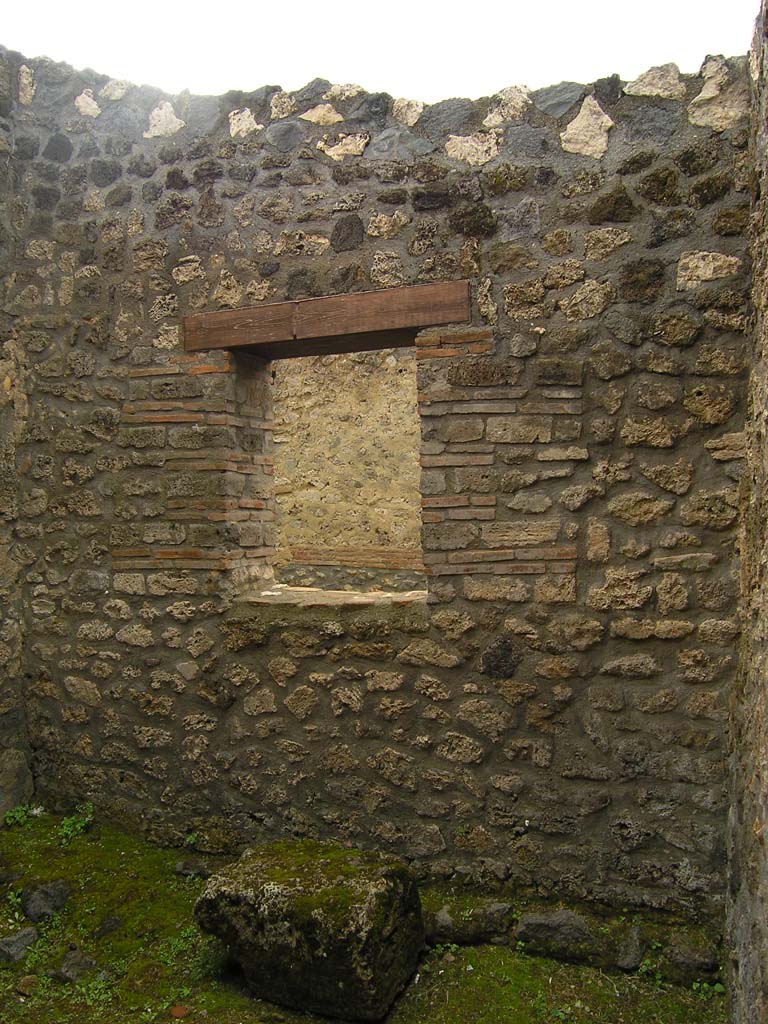 I.14.2 Pompeii. July 2008. Room E, south wall. Photo courtesy of Guilhem Chapelin. 


