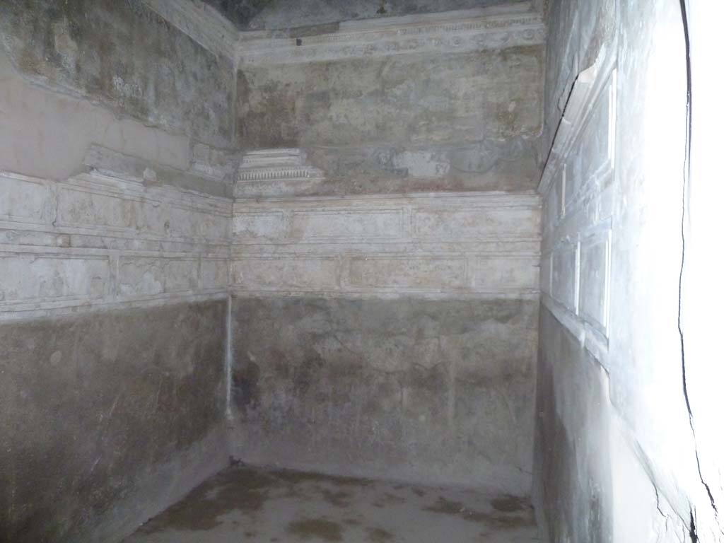 I.15.3 Pompeii. May 2010. Room 6 in north-west corner. Looking north.