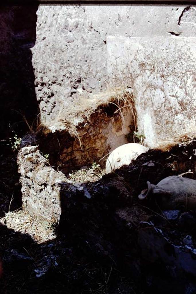 I.15.3 Pompeii. 1972. North side of kitchen, room 9, looking west. Photo by Stanley A. Jashemski.  Source: The Wilhelmina and Stanley A. Jashemski archive in the University of Maryland Library, Special Collections (See collection page) and made available under the Creative Commons Attribution-Non Commercial License v.4. See Licence and use details. J72f0653   

