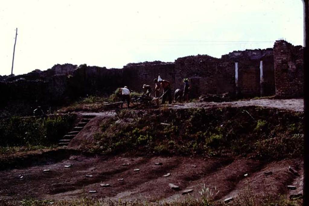 I.15.3 Pompeii. 1972. Looking north-west. Photo by Stanley A. Jashemski. 
Source: The Wilhelmina and Stanley A. Jashemski archive in the University of Maryland Library, Special Collections (See collection page) and made available under the Creative Commons Attribution-Non Commercial License v.4. See Licence and use details. J72f0278
