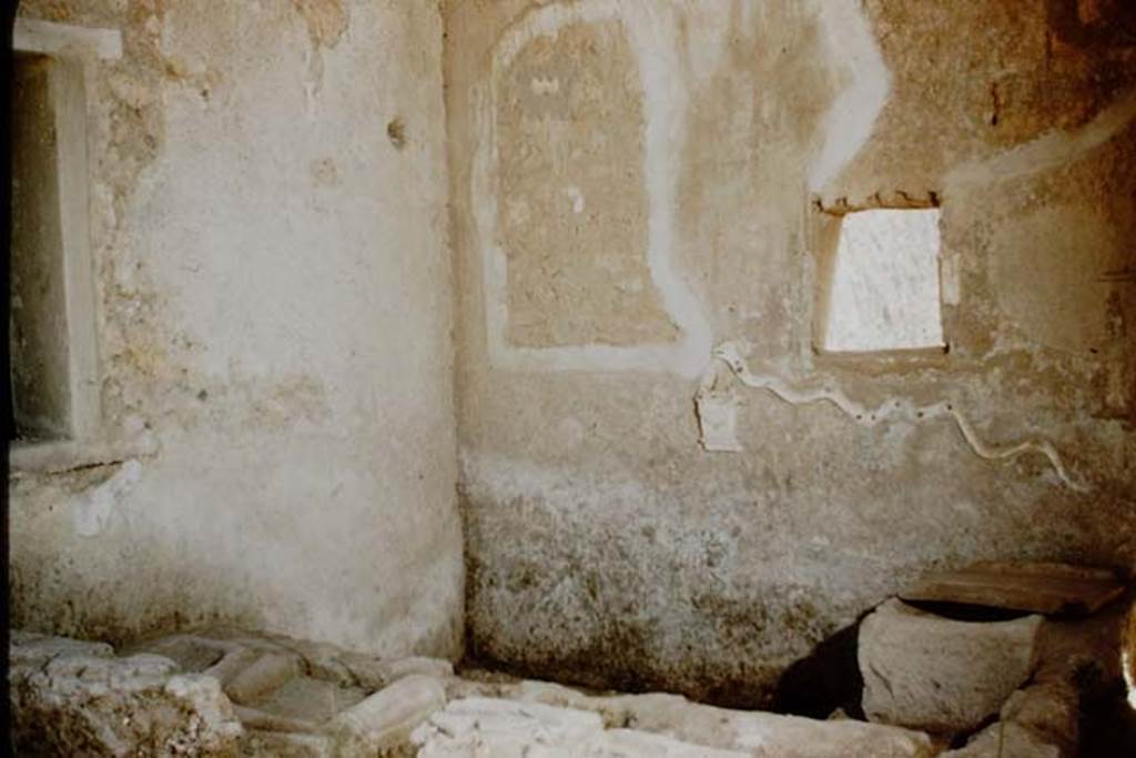 I.16.3 Pompeii. 1959. Looking towards south-east corner of small garden/pool. Photo by Stanley A. Jashemski.
Source: The Wilhelmina and Stanley A. Jashemski archive in the University of Maryland Library, Special Collections (See collection page) and made available under the Creative Commons Attribution-Non Commercial License v.4. See Licence and use details.
J59f0504
