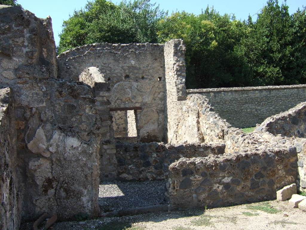 I.16.5 Pompeii. September 2005. Looking west.