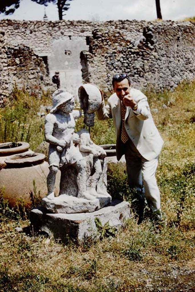 I.20.1 Pompeii. 1961. Looking east. Photo by Stanley A. Jashemski.
Source: The Wilhelmina and Stanley A. Jashemski archive in the University of Maryland Library, Special Collections (See collection page) and made available under the Creative Commons Attribution-Non Commercial License v.4. See Licence and use details.
J61f0467