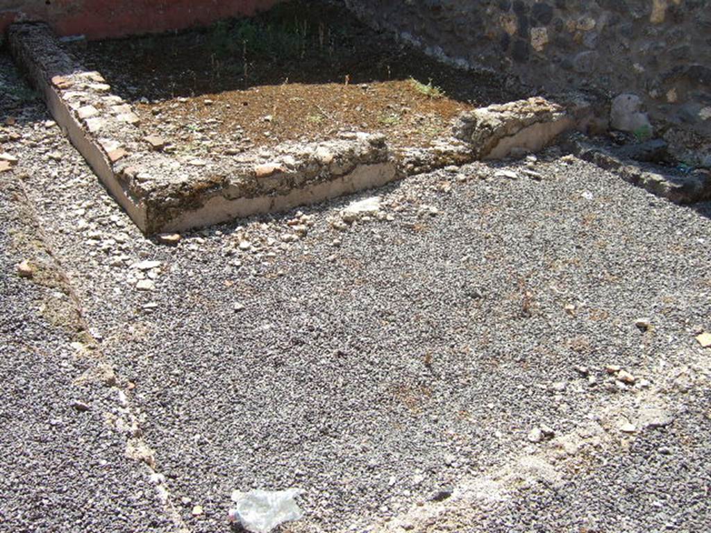 I.21.5 Pompeii. September 2005. Looking south-west across garden area.
