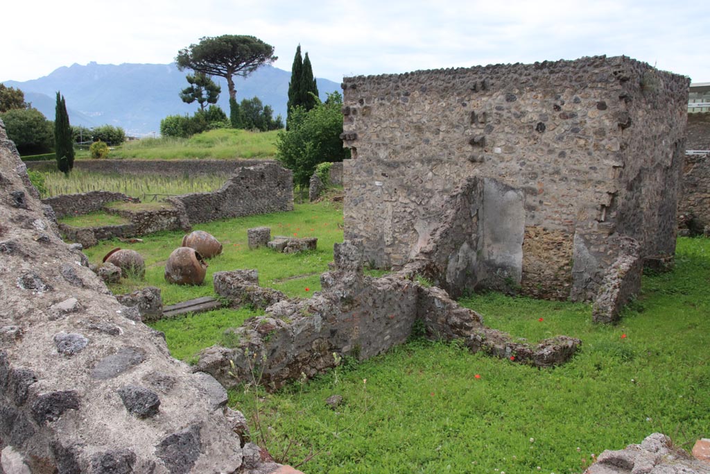 I.22.3 Pompeii. May 2024. Looking south-west. Photo courtesy of Klaus Heese.