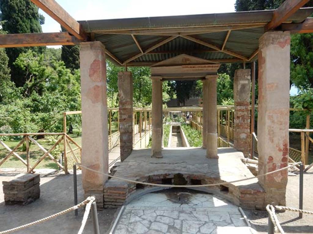 II.2.2 Pompeii. May 2016. Room “l”, garden. Looking south to temple with nymphaeum at the intersection of the upper and lower euripus.
Photo courtesy of Buzz Ferebee.

Photo courtesy of Buzz Ferebee.
