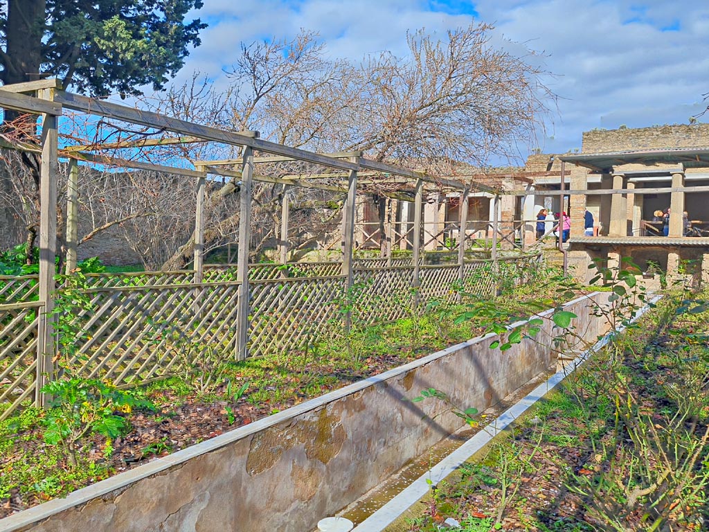 II.2.2 Pompeii. March 2024. Room “l” (L), looking north-west along lower euripus. Photo courtesy of Giuseppe Ciaramella.