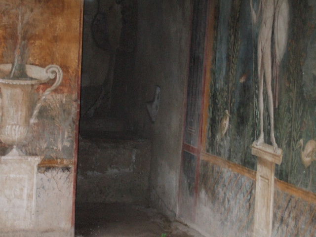 II.3.3 Pompeii. December 2006. Room 17, sacellum.
