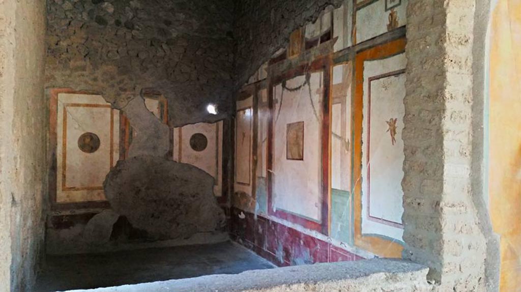 II.3.3 Pompeii. May 2016. Room 4, looking towards east wall. Photo courtesy of Buzz Ferebee
