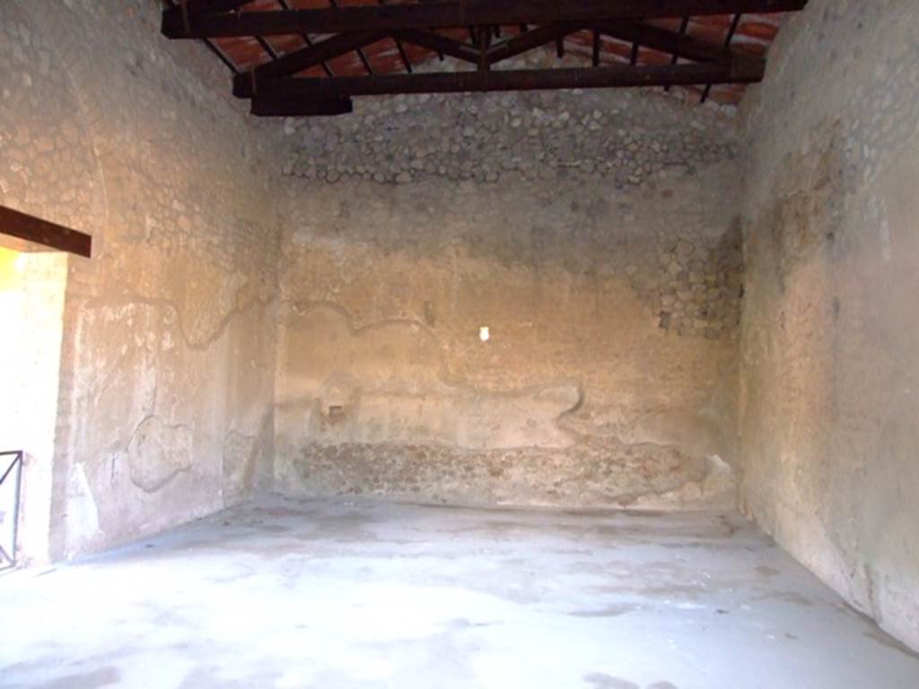 II.3.3 Pompeii.  March 2009.  Room 5,  North wall.