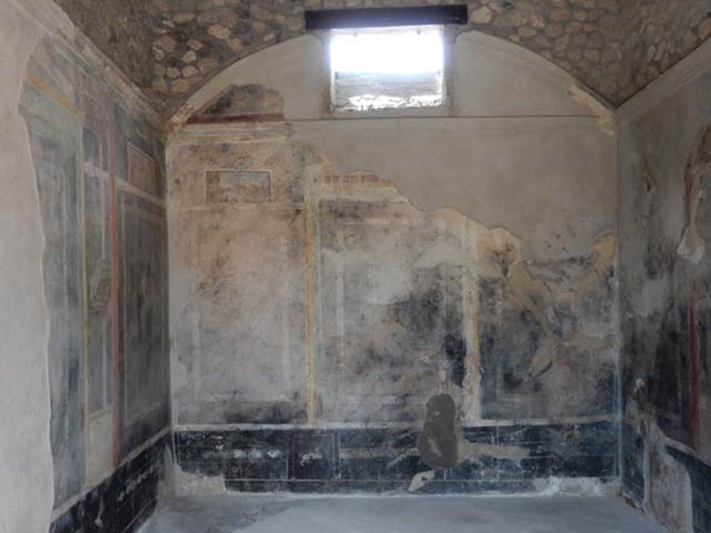 II.3.3 Pompeii. May 2016. Room 6, west wall. Photo courtesy of Buzz Ferebee.

