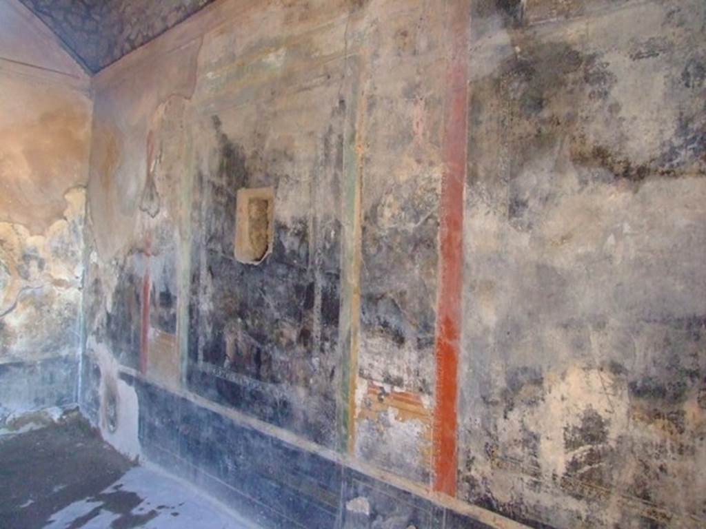 II.3.3 Pompeii.  March 2009.  Room 6.  Triclinium.   North wall.