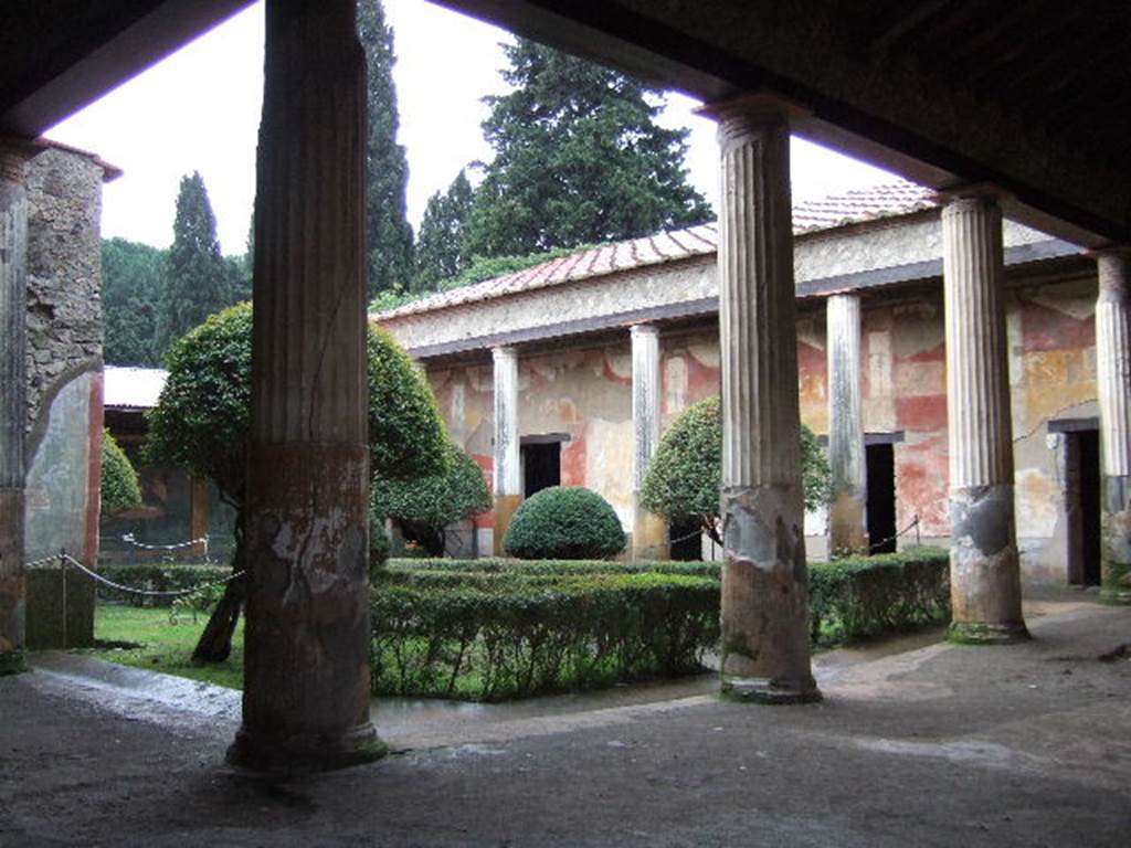 II.3.3 Pompeii. December 2006. Room 11, north portico and peristyle garden from north-east corner, looking towards west portico.

