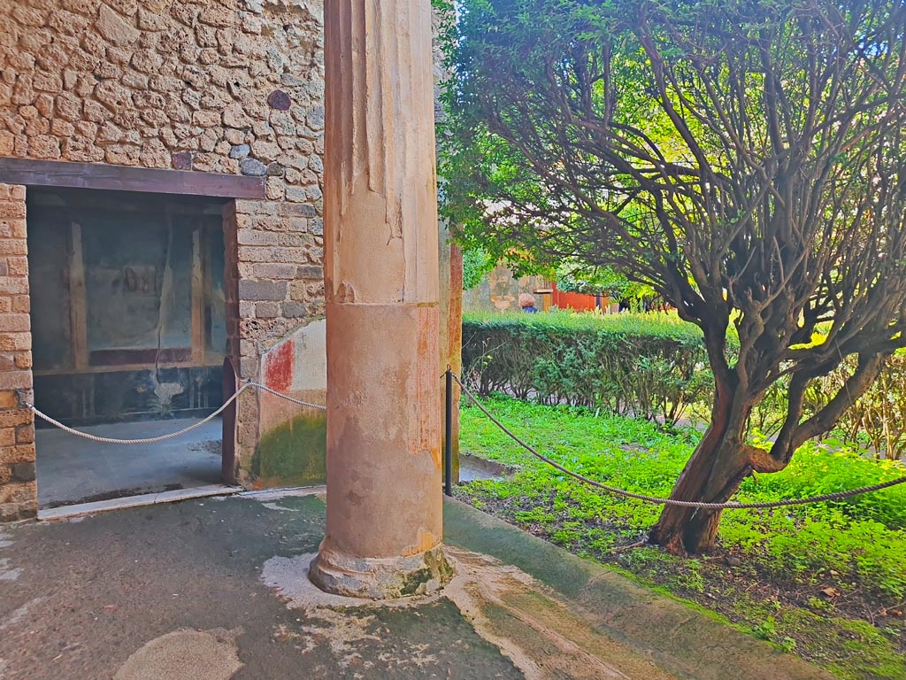 II.3.3 Pompeii. March 2024. Doorway to room 10, cubiculum. Photo courtesy of Giuseppe Ciaramella.