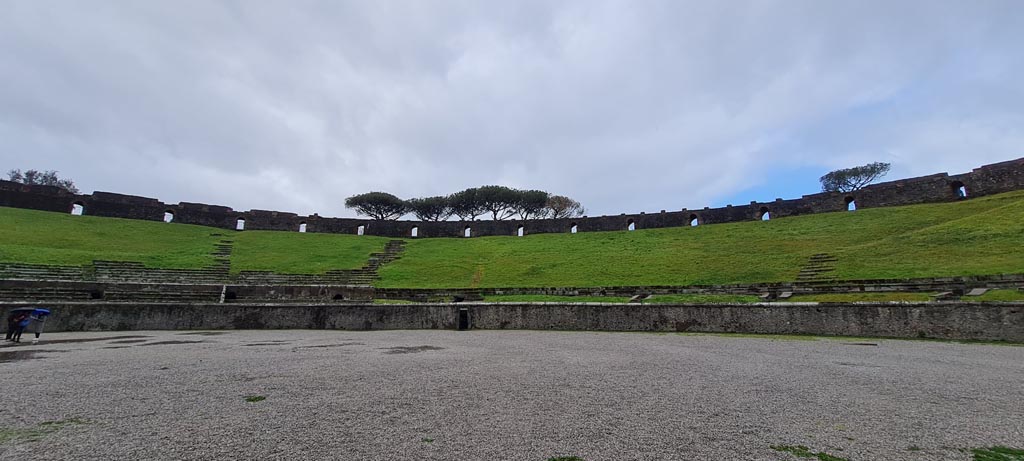 II.6 Pompeii. April 2022. Looking towards west side. Photo courtesy of Giuseppe Ciaramella.