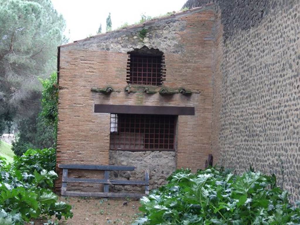 II.7.1 Pompeii. Palaestra. December 2006. Entrance to latrine building ...