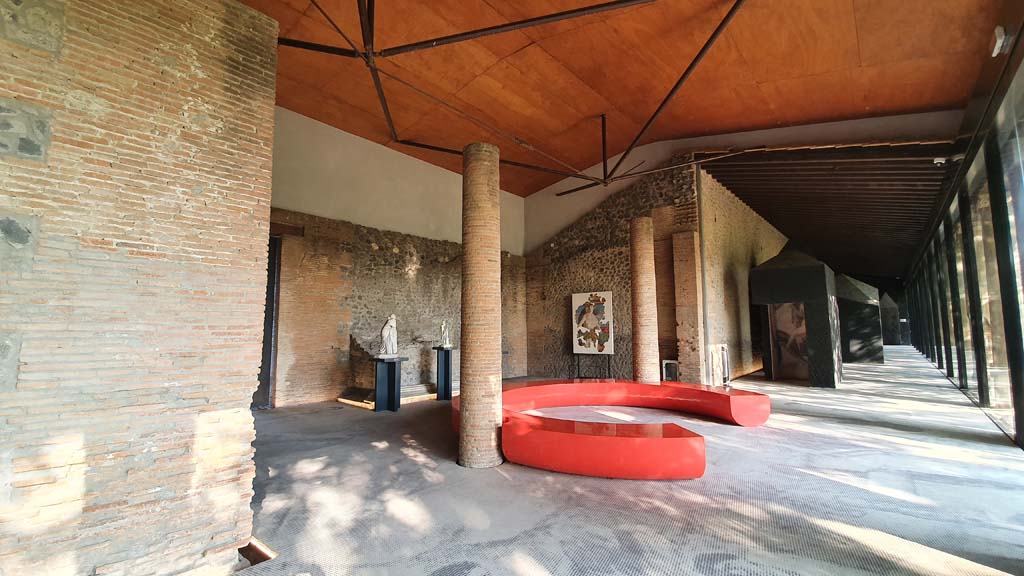 II.7.9 Pompeii. Palaestra. July 2021. Looking north along west side near II.7.9.
Foto Annette Haug, ERC Grant 681269 DÉCOR.