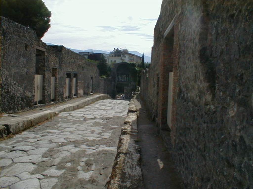 II.8.5 on Via de Nocera, looking south to Nucerian Gate.                 I.20.