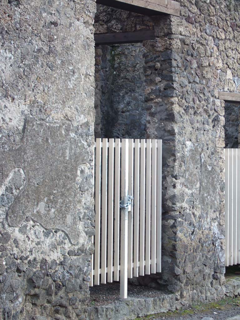 II.8.5 Pompeii. December 2005. Entrance doorway.