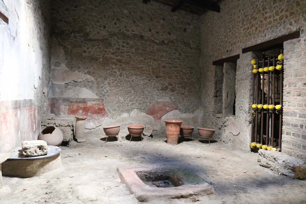 II.9.1 Pompeii. December 2018. Looking towards south wall, with south-west corner, on right. Photo courtesy of Aude Durand.