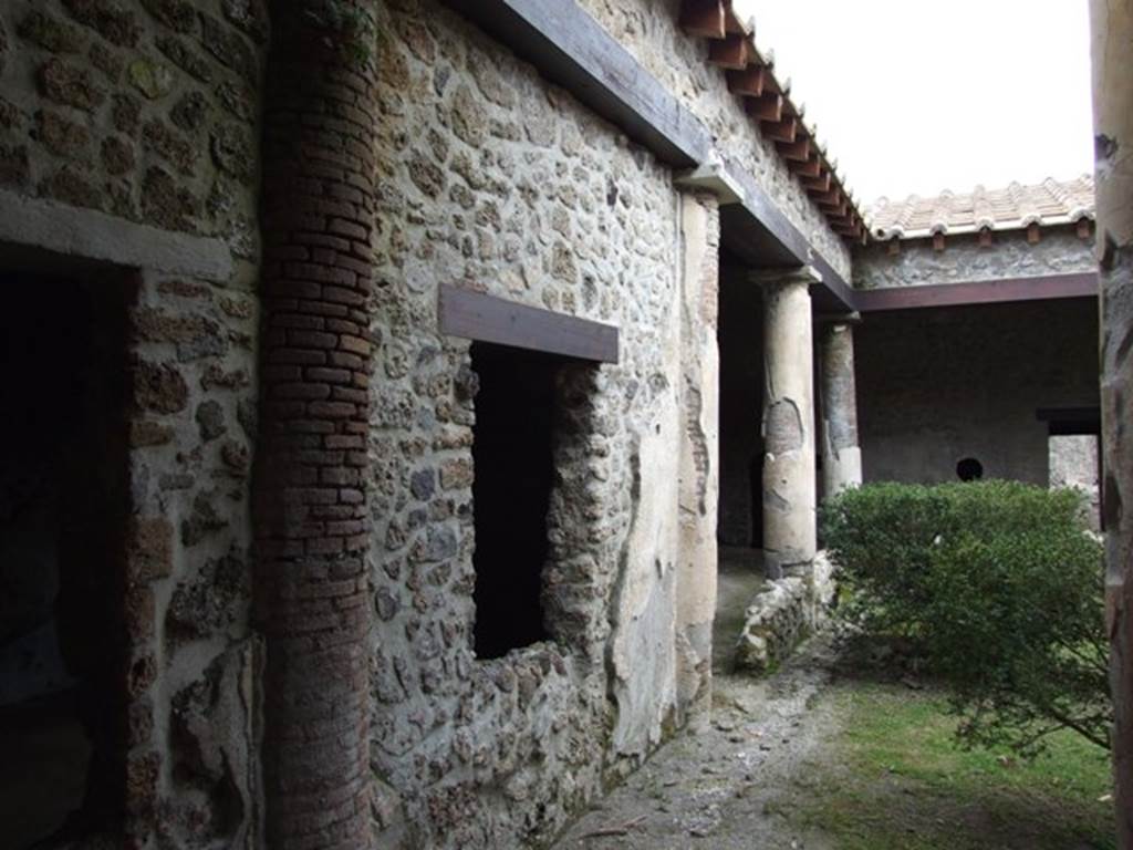 III.2.1 Pompeii.  March 2009.  Room 20. Summer Triclinium and Garden area.  East side, looking south.