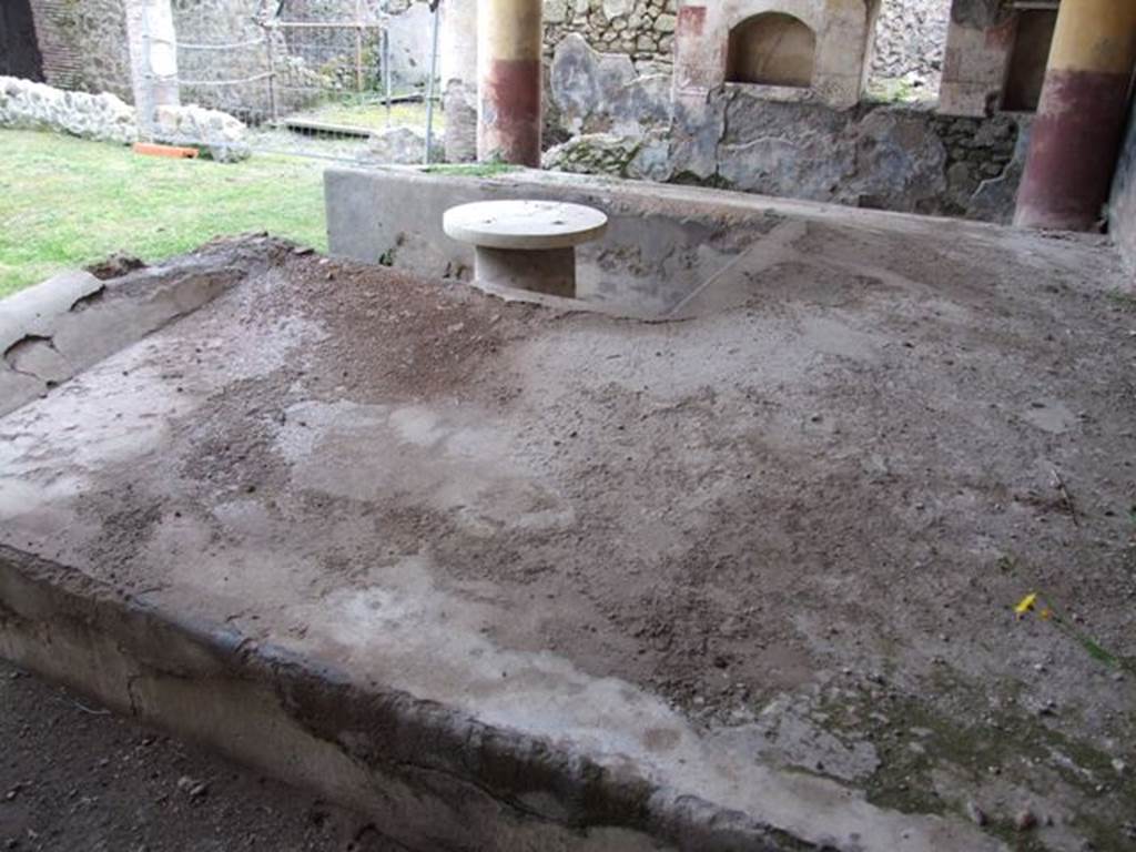 III.2.1 Pompeii.  March 2009.  Room 20. Summer Triclinium.  Couches.