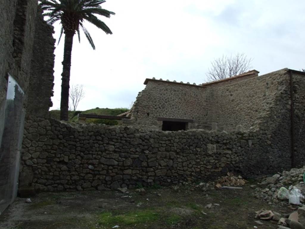 III.4.3  Pompeii.  March 2009.   Looking west from Garden.