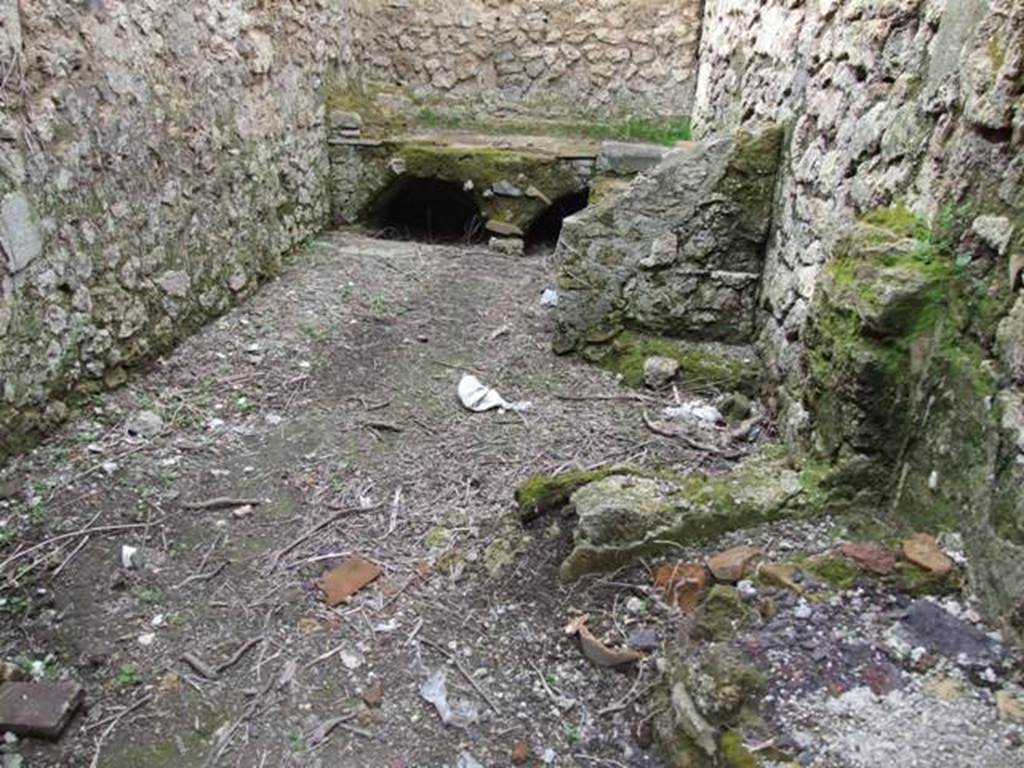 III.4.3  Pompeii.  March 2009. Room 6.  Kitchen and Latrine.  Looking north.